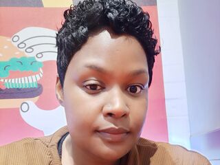 naughty camgirl fingering pussy SylerRay