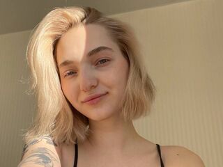 hot cam girl masturbating with dildo TayteHessel