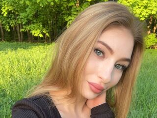 camgirl masturbating with sex toy ValenciaZarrabi
