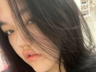 camgirl playing with sextoy VeneraMai