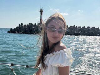 camwhore fingering pussy YaekoBrowers